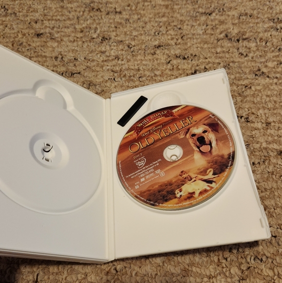 Old Yeller Vault Disney Collection 2 Disc DVD - Picture 12 of 12